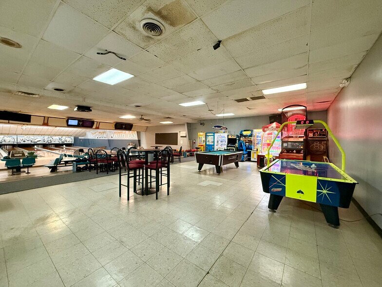 More Photos Of 915 E Boulevard, Williamston Bowling Alley For Sale