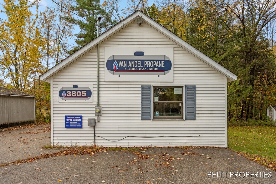 More Photos Of 3805 S Ravenna Rd, Ravenna Office For Sale