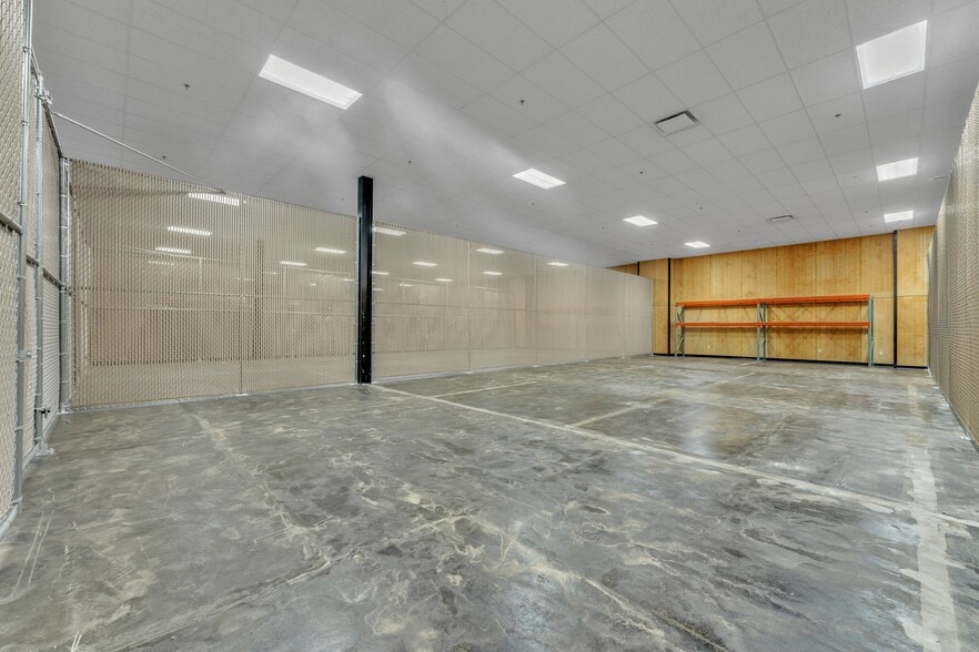 More Photos Of 2150 Garden of the Gods Rd, Colorado Springs Showroom For Sale