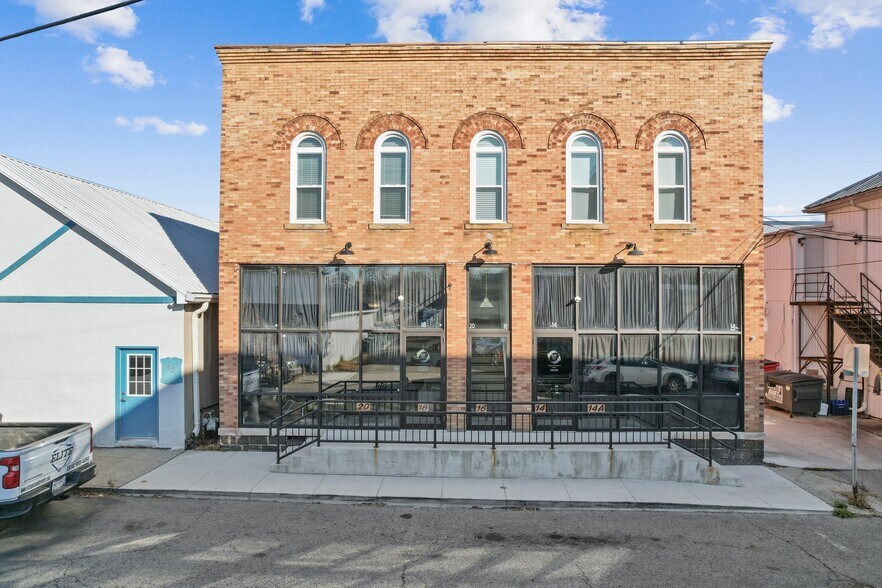 More Photos Of 14 W Depot St, Pataskala Showroom For Sale