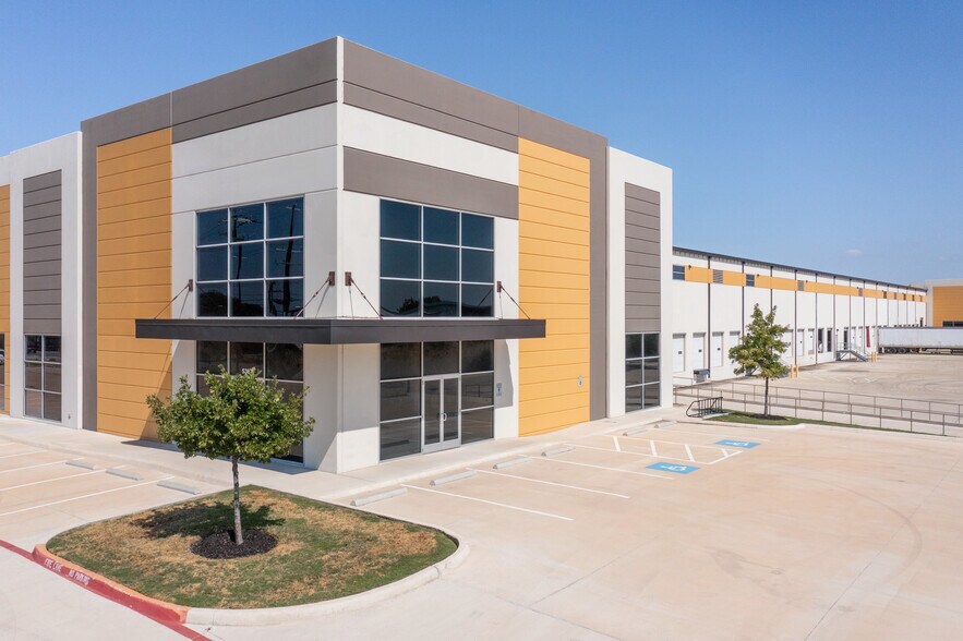 More Photos Of 5367 Dietrich Rd, San Antonio Distribution For Lease