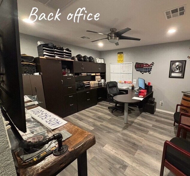 More Photos Of 511 Tower Cir, Oklahoma City Distribution For Lease