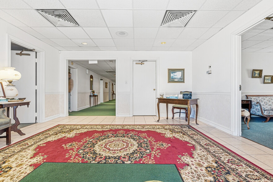 More Photos Of 905 Galesville Rd, Galesville Office For Sale