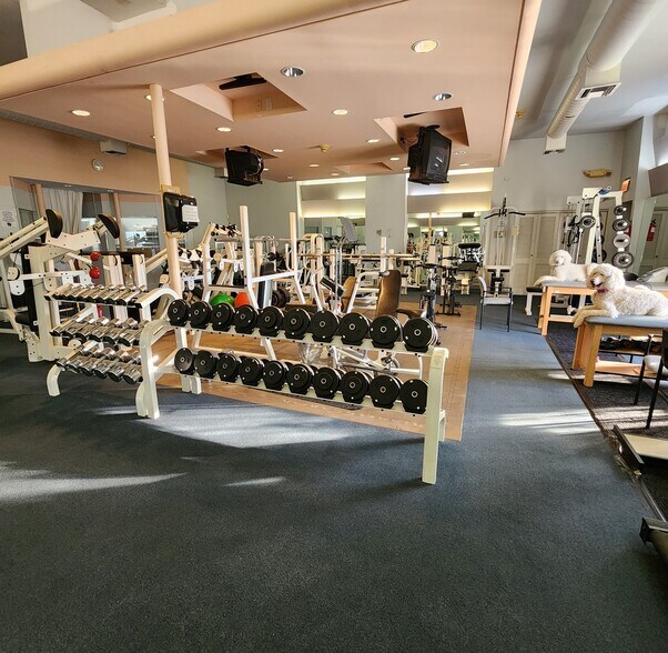 More Photos Of 355 Hicksville Rd, Bethpage Medical For Sale