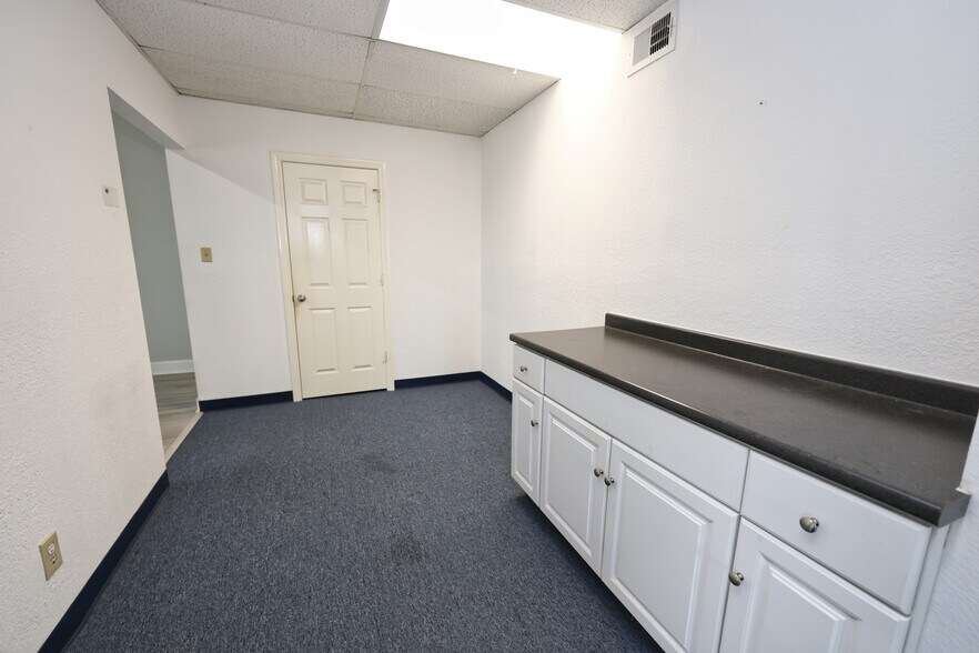 More Photos Of 6511 Stewart Rd, Galveston Office For Lease