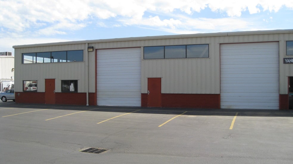 Primary Photo Of 1030 Tyinn St, Eugene Showroom For Lease