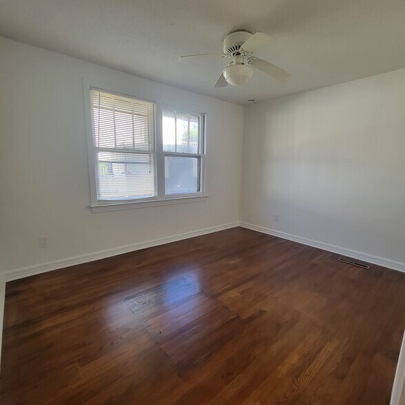 More Photos Of 22025 8th St, Silverhill Office Residential For Sale