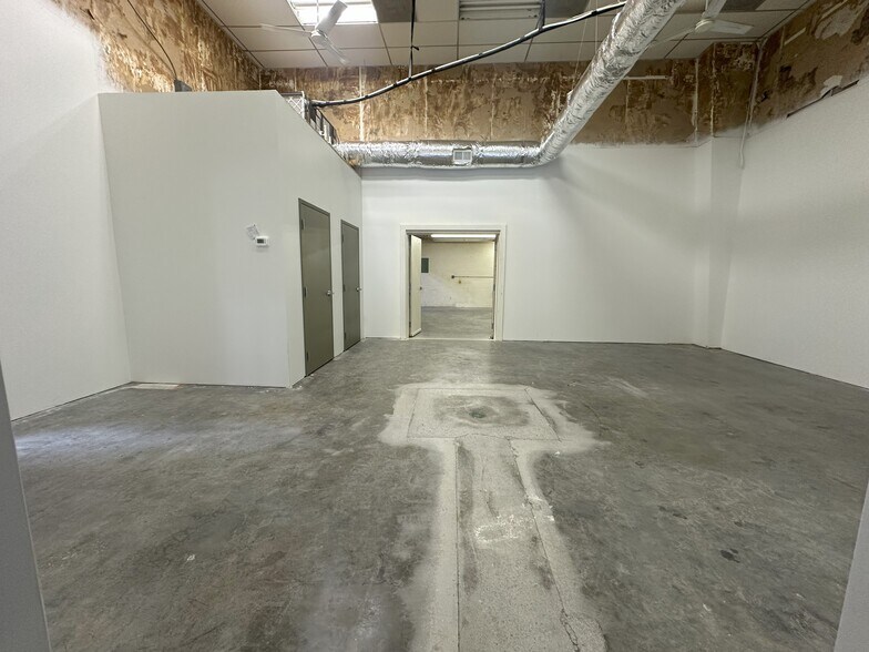 More Photos Of 5911 Echo Dr, Knoxville Warehouse For Lease