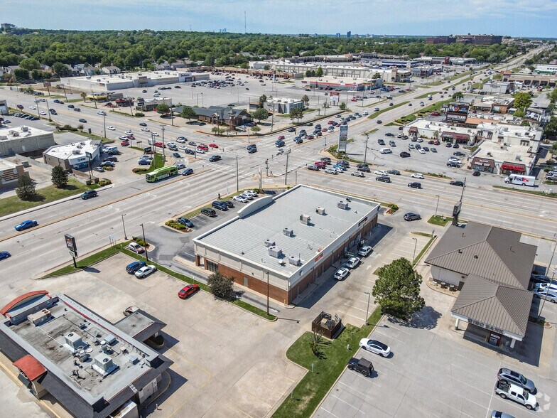 More Photos Of 7101-7111 S Memorial Dr, Tulsa Unknown For Lease