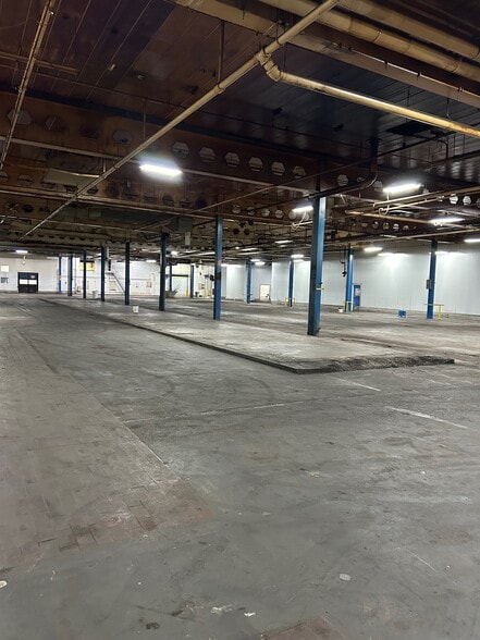 More Photos Of 12301 Farmington Rd, Livonia Food Processing For Sale