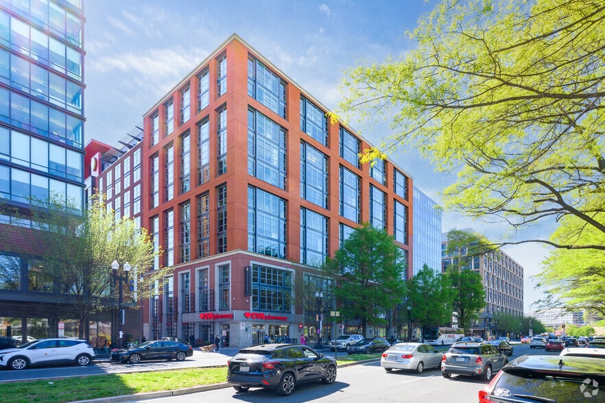 More Photos Of 800 Maine Ave SW, Washington Coworking Space