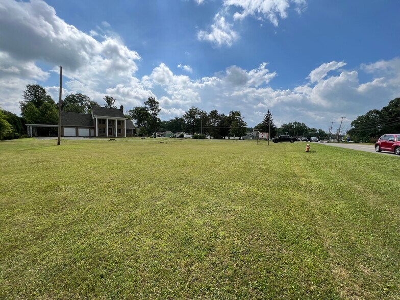 More Photos Of 171 N Canfield Niles Rd, Austintown Office Residential For Sale