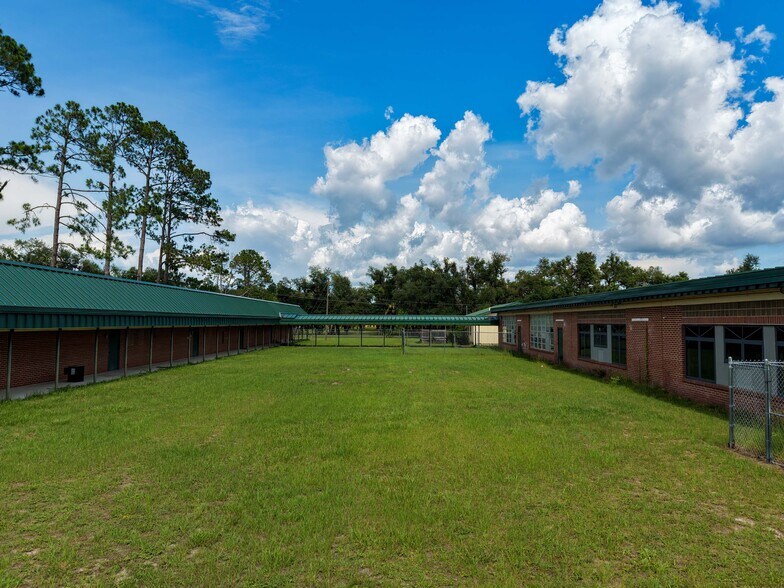 More Photos Of 502 N Center St, Perry Schools For Sale