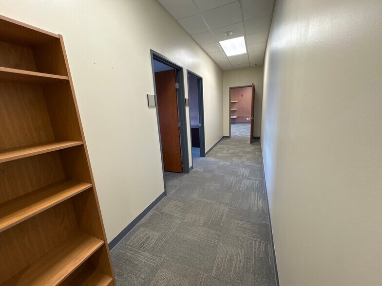 More Photos Of 3589 Sagamore Pky, Lafayette Office For Lease