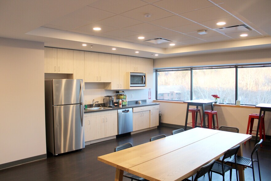 More Photos Of 289 Great Rd, Acton Office For Lease