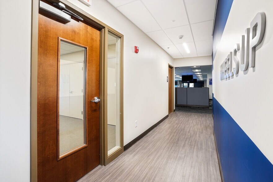 More Photos Of 350 W Wilson Bridge Rd, Worthington Medical For Lease