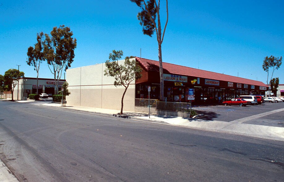 More Photos Of 900-950 S Harbor Blvd, Santa Ana Auto Repair For Lease