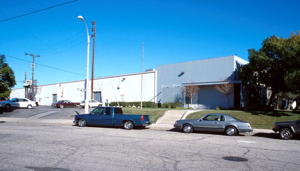 More Photos Of 8966 Comanche Ave, Chatsworth Industrial For Sale