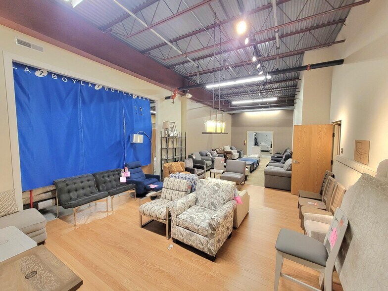 More Photos Of 8365 Wicker Ave, Saint John Department Store For Sale