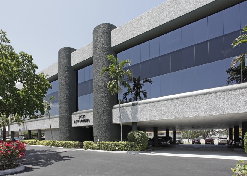 More Photos Of 2021 E Commercial Blvd, Fort Lauderdale Medical For Lease