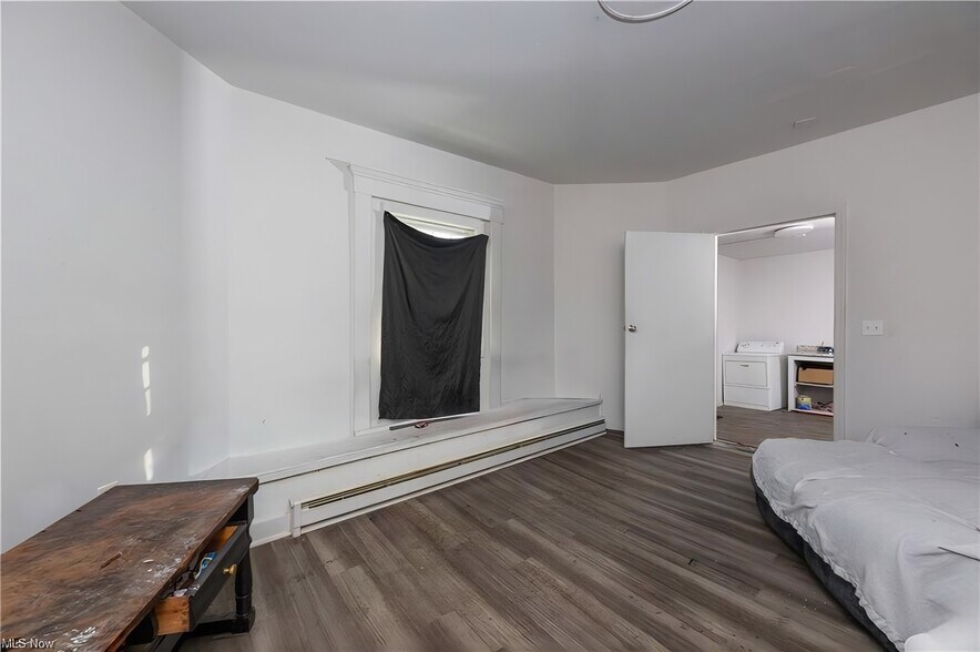 More Photos Of 824 12th St NW, Canton Storefront Retail Residential For Sale