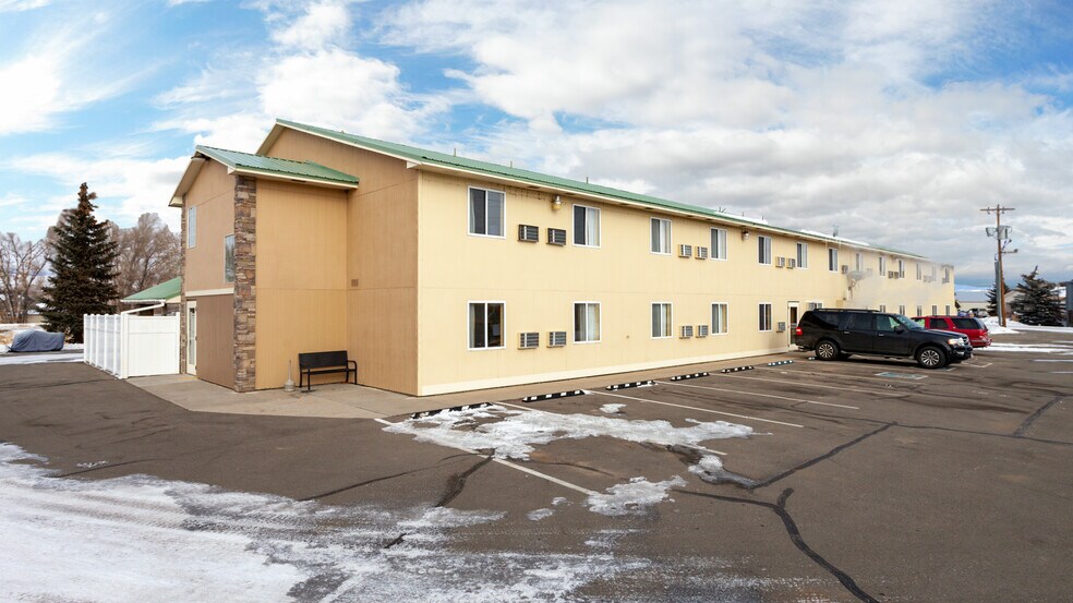 More Photos Of 701 W US Highway 50, Gunnison Hotel For Sale