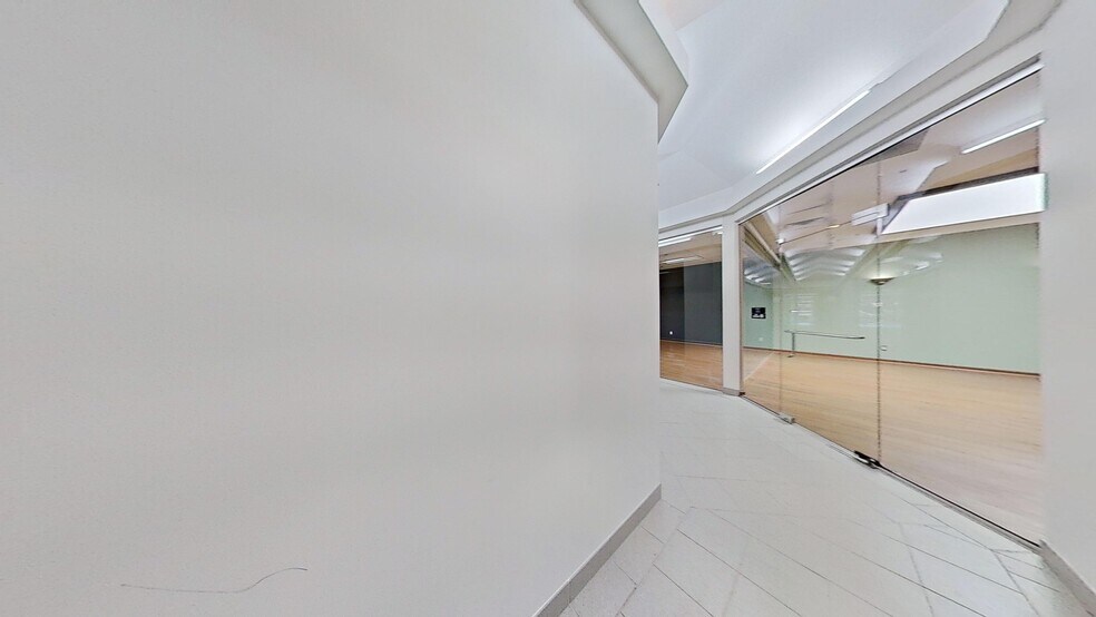 More Photos Of 2938 Biddle Ave, Wyandotte Storefront Retail Office For Lease