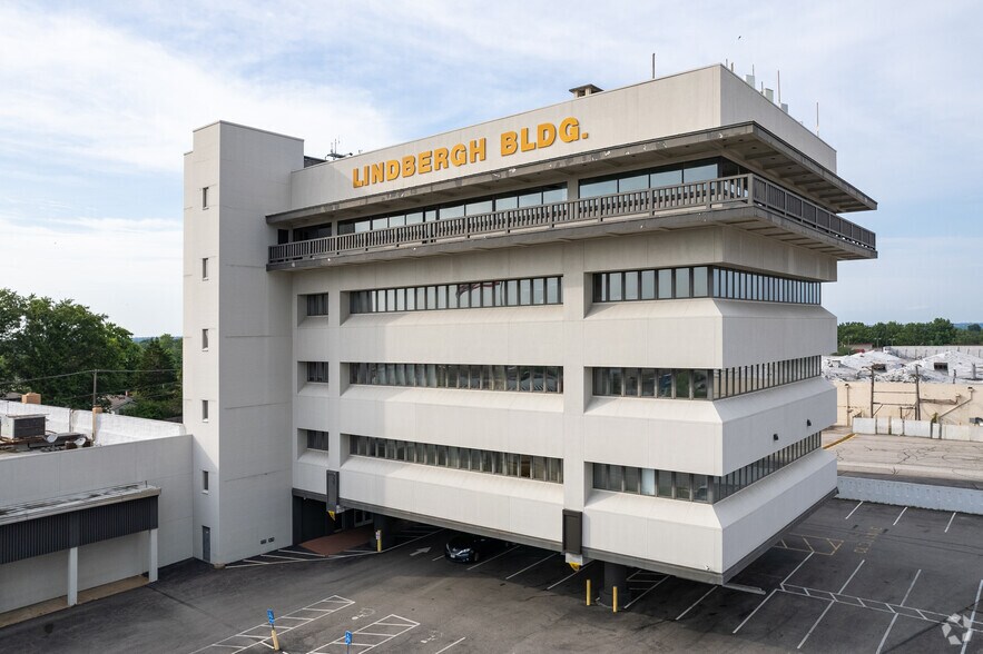 More Photos Of 7321 S Lindbergh Blvd, Saint Louis Office For Lease