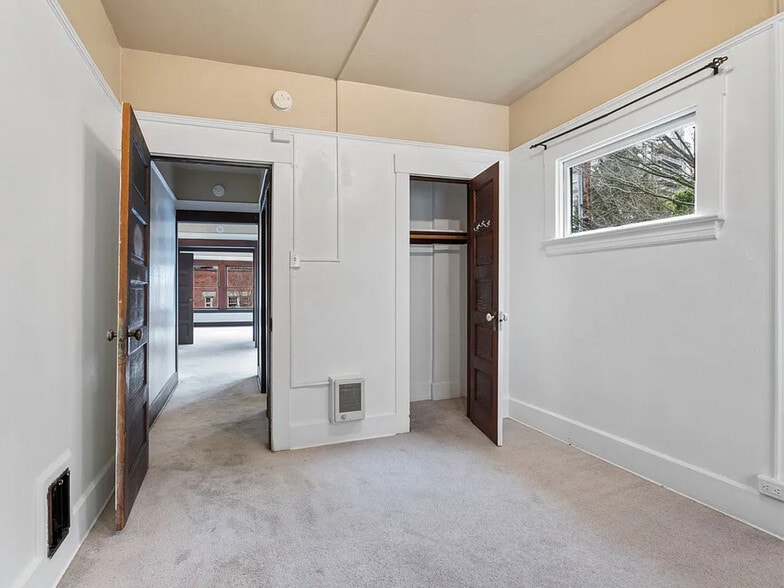 More Photos Of 2308-2326 SW Osage St, Portland Apartments For Sale