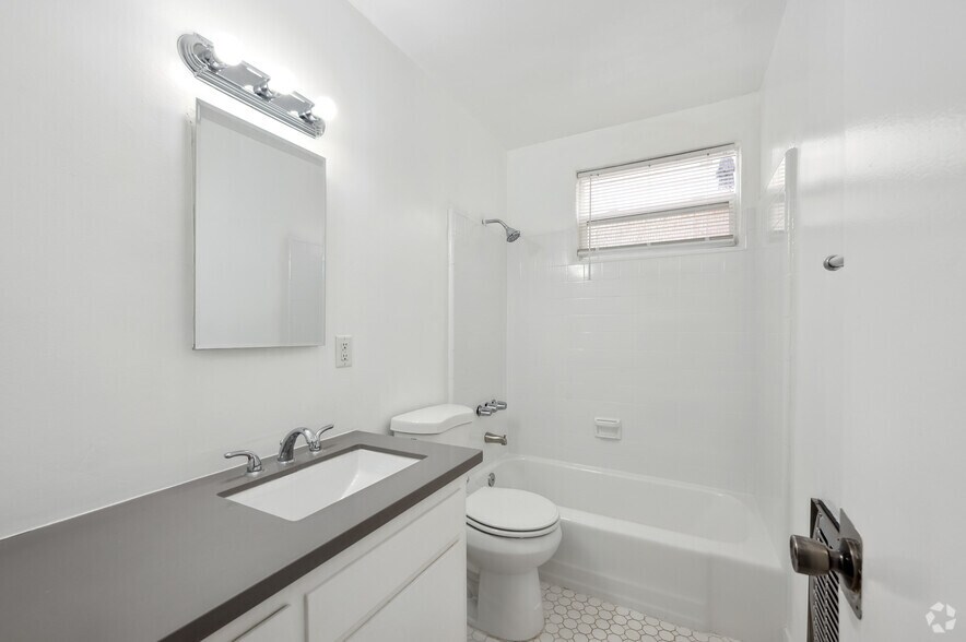 More Photos Of 7550 Fountain Ave, West Hollywood Apartments For Sale