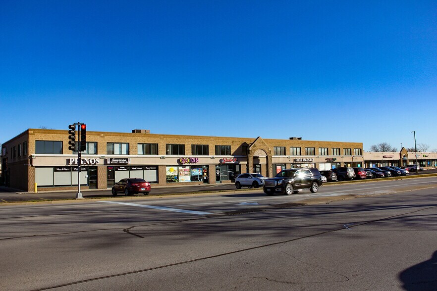 More Photos Of 559-617 N York St, Elmhurst General Retail For Lease
