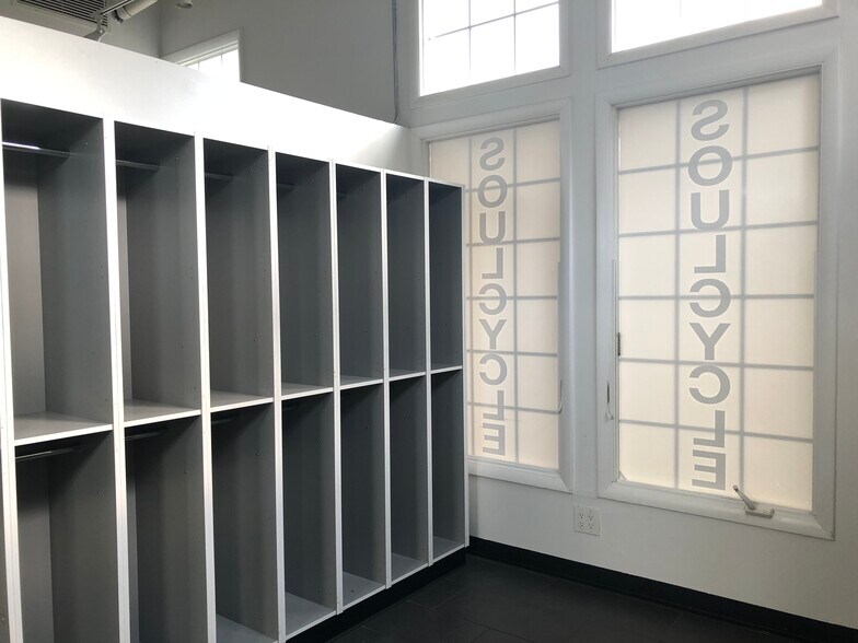 More Photos Of 7 Popham Rd, Scarsdale General Retail For Lease