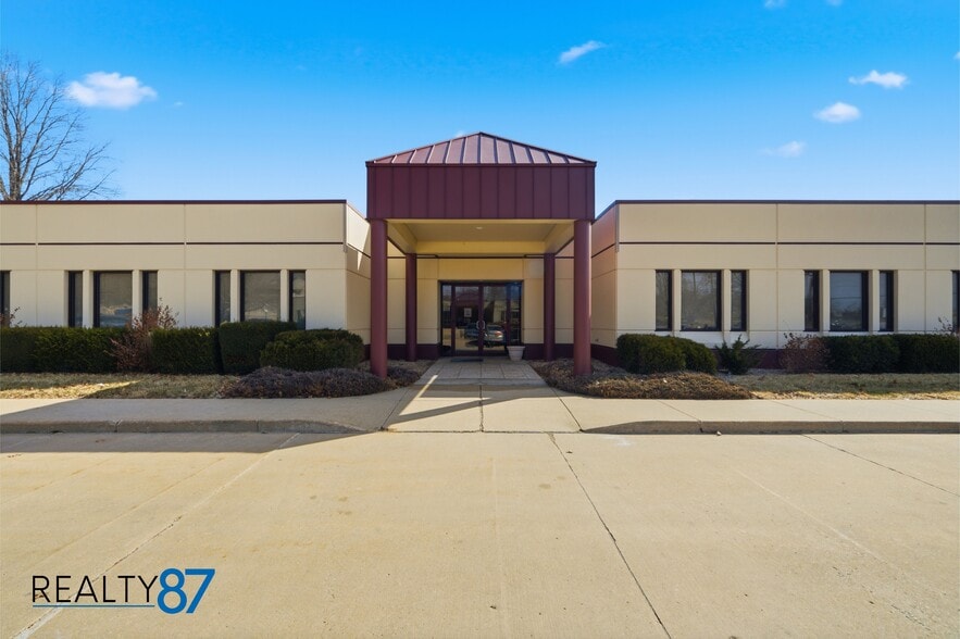 Primary Photo Of 3100 E Ave NW, Cedar Rapids Office For Lease