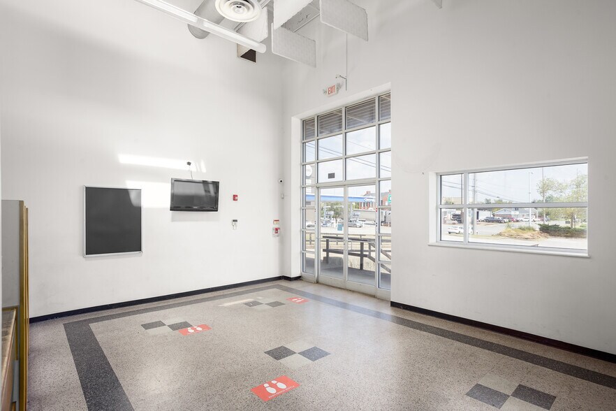 More Photos Of 502 S Court St, Florence Warehouse For Sale