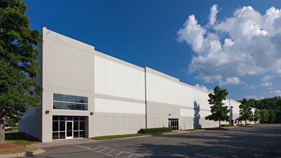 More Photos Of 4835 Sirona Dr, Charlotte Unknown For Lease