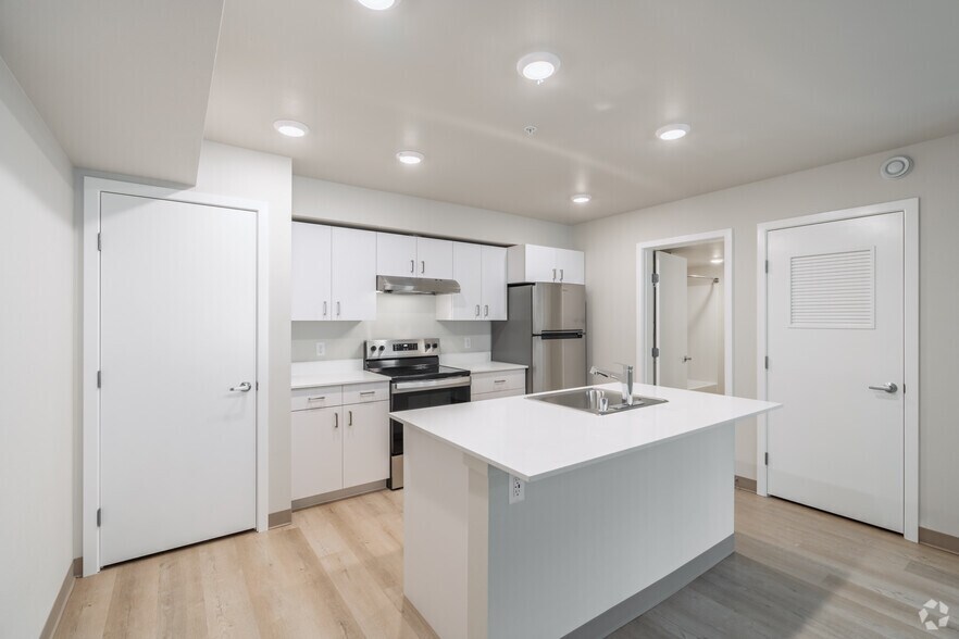 More Photos Of 200 E McCorquedale Rd, Burlington Apartments For Sale