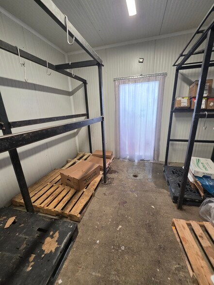 More Photos Of 51 Van Brunt St, Brooklyn Warehouse For Lease