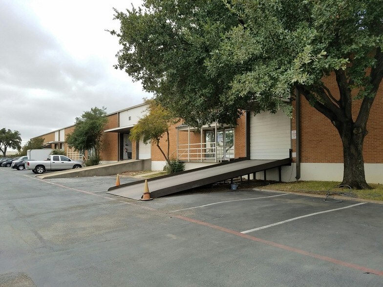 More Photos Of 3002-3014 Avenue E E, Arlington Light Manufacturing For Lease