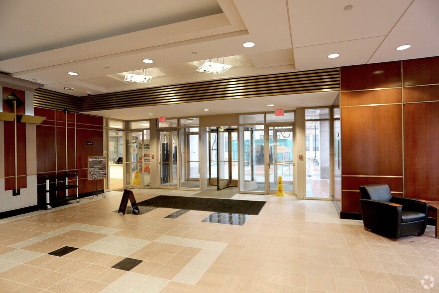 More Photos Of 900 Elm St, Manchester Office For Lease