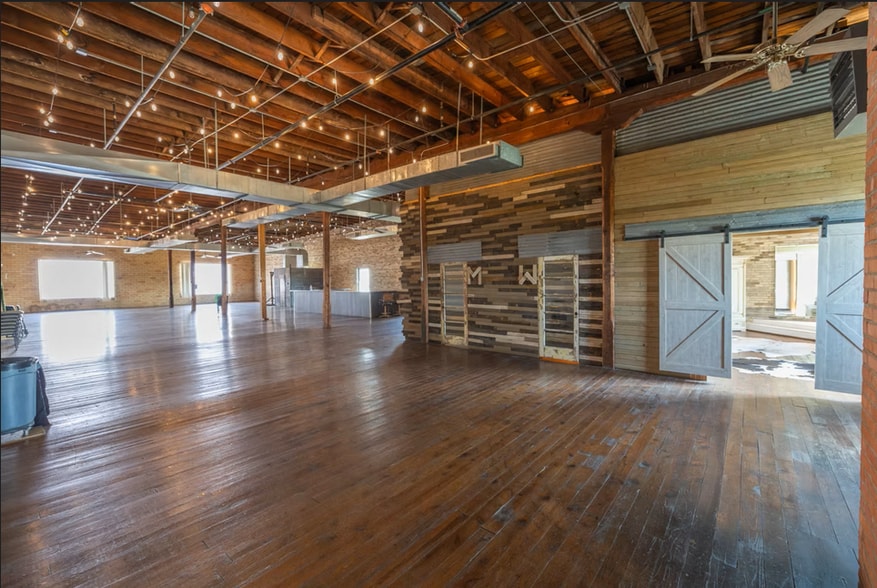 Primary Photo Of 324 E Broad St, Texarkana Lodge Meeting Hall For Sale