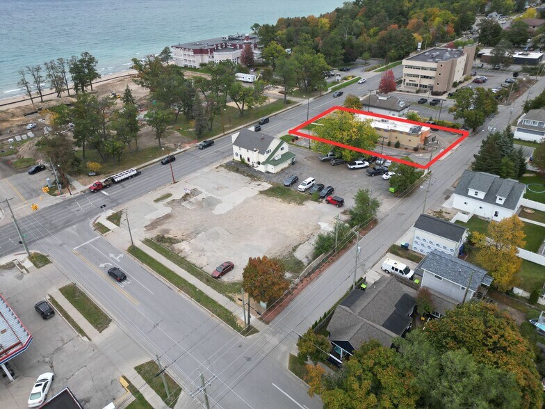 More Photos Of 816 E Front St, Traverse City Fast Food For Lease