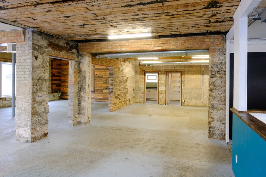 More Photos Of 408 W Main St, Benton Harbor Freestanding For Lease