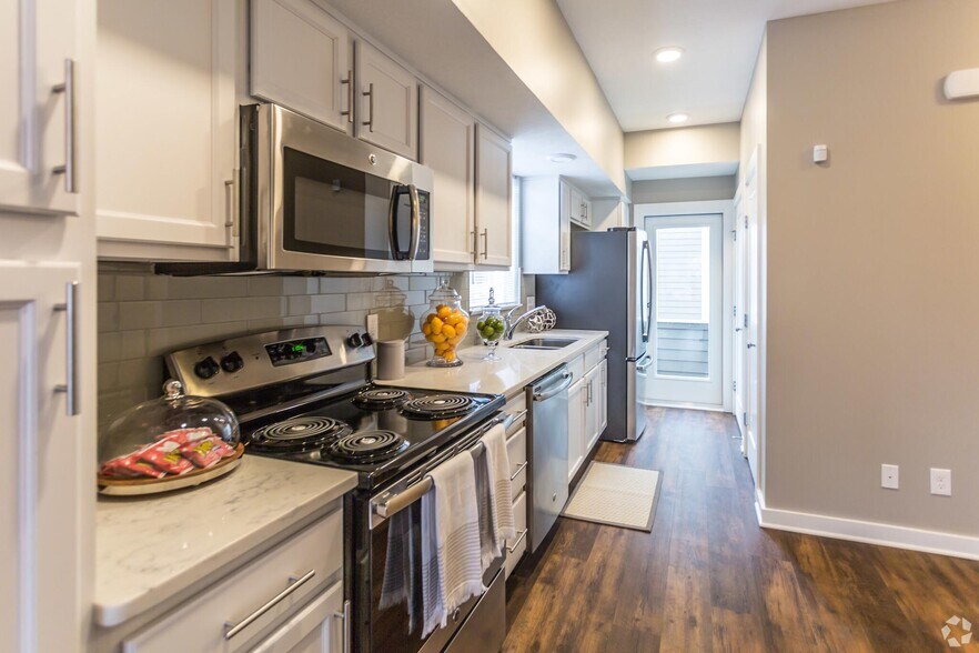 More Photos Of 1421 E 15th St, Cleveland Apartments For Sale