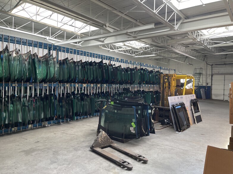 More Photos Of 8453 E Eight Mile Rd, Warren Auto Repair For Sale