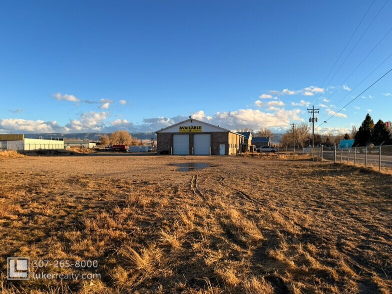 More Photos Of 2279 Six Mile Rd, Casper Distribution For Lease