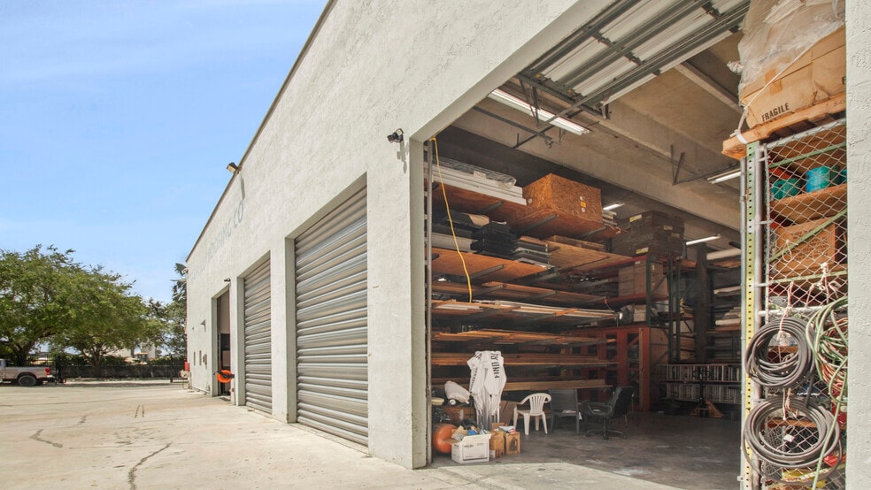 More Photos Of 14701 SW 137th St, Miami Light Distribution For Lease