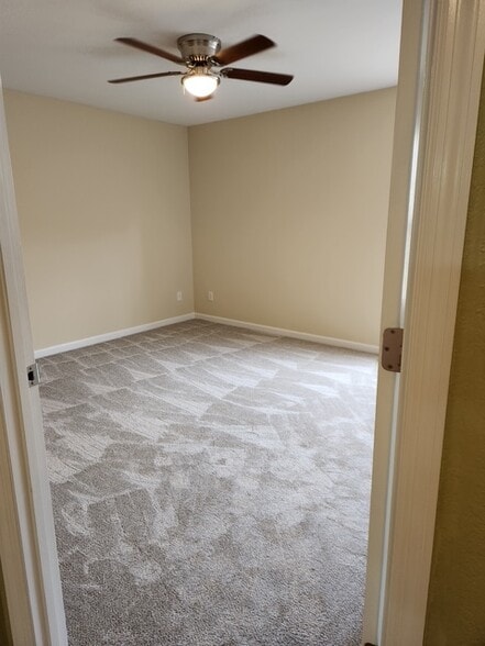 More Photos Of 18 Blossom Ln, Rossville Apartments For Sale