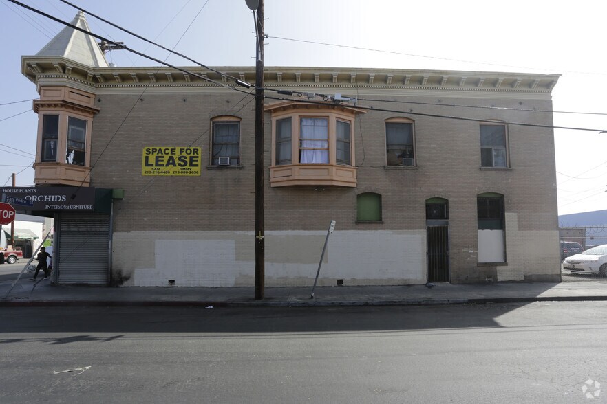 More Photos Of 722-748 1/2 San Pedro St, Los Angeles Apartments For Lease
