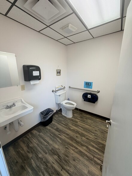 More Photos Of 1139 N Main St, Muskogee Medical For Lease