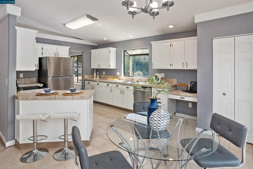 More Photos Of 619 Edwards St, Crockett Healthcare For Sale